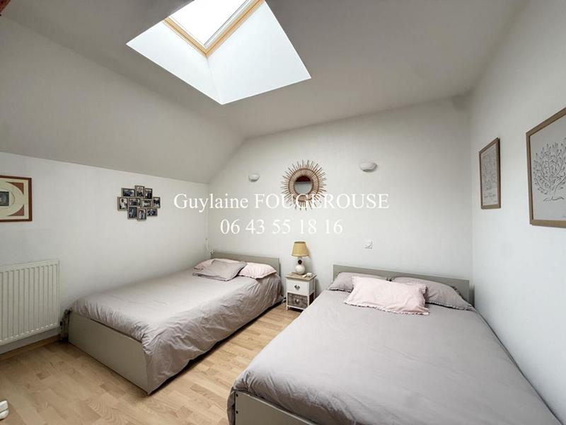 Maison - 325 m² - 13 pièces