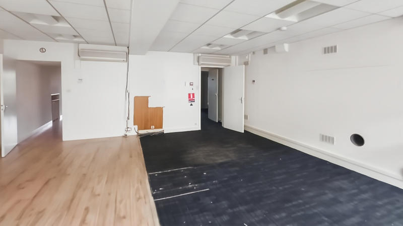 Maison - 260 m² - 9 pièces