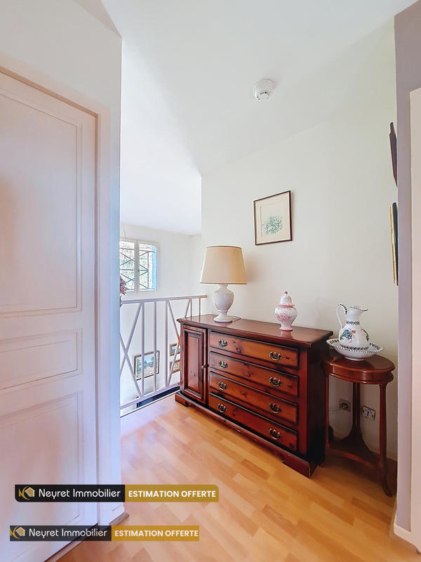 Maison - 137 m² - 7 pièces