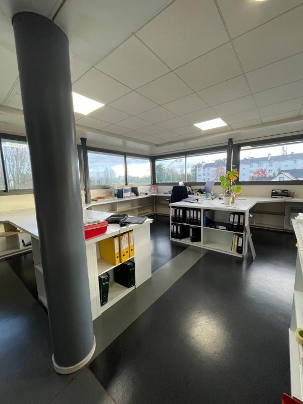 Bureau - 220 m² - 1 pièce