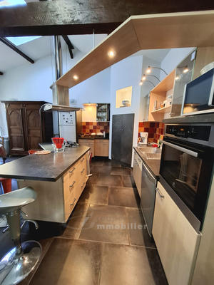 Maison - 230 m² - 6 pièces