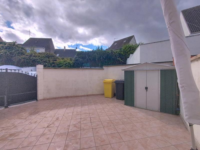 Maison - 94 m² - 5 pièces