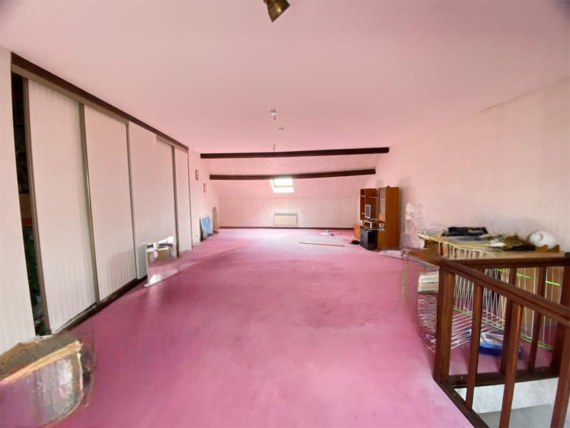 Maison - 181 m² - 8 pièces