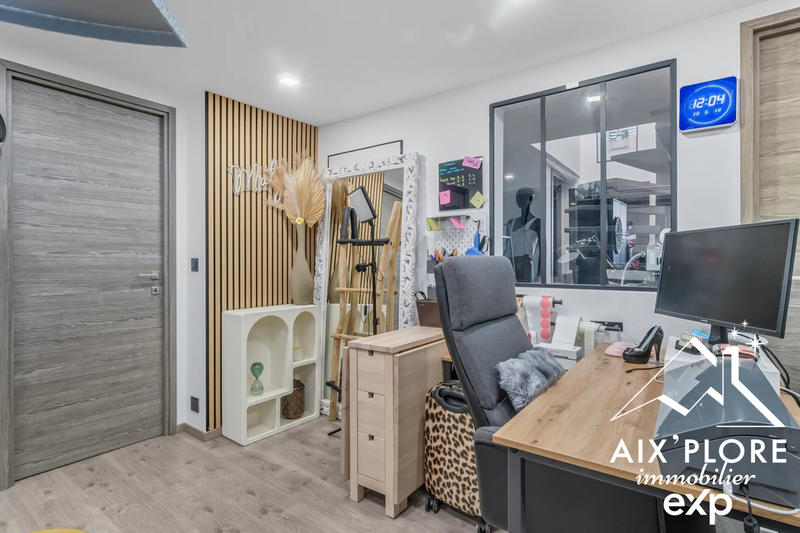 Maison - 230 m² - 6 pièces