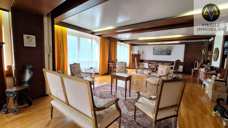 Maison - 477 m² - 18 pièces