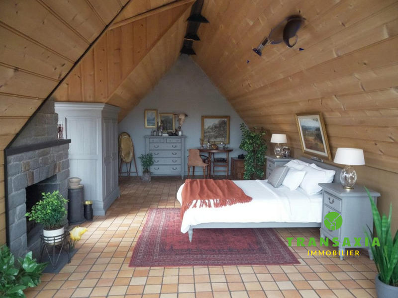 Maison traditionnelle - 115 m² - 7 pièces