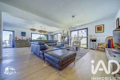 Maison - 181 m² - 7 pièces