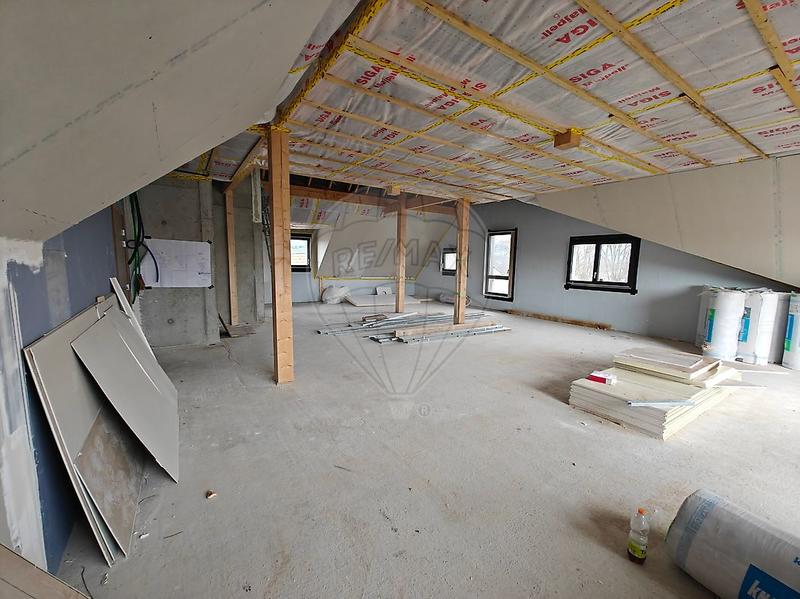 Appartement - 105 m² - 4 pièces