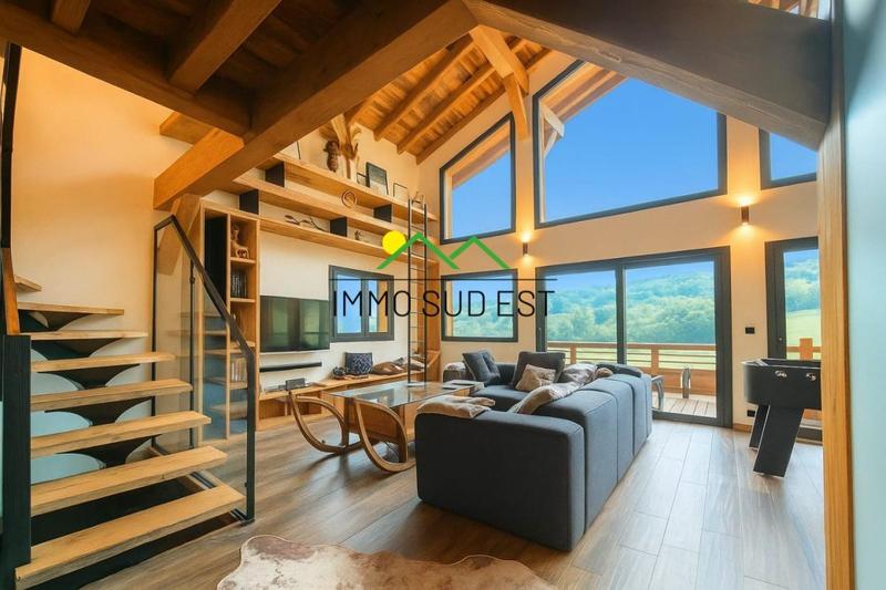 Châlet - 240 m² - 7 pièces