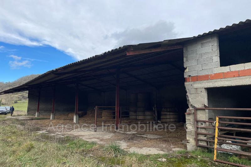 Maison - 350 m² - 1 pièce