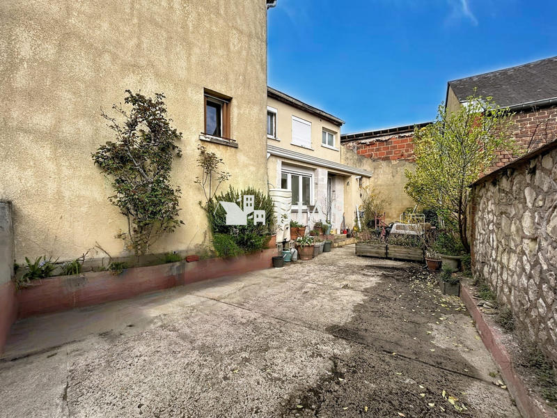 Maison - 102 m² - 4 pièces