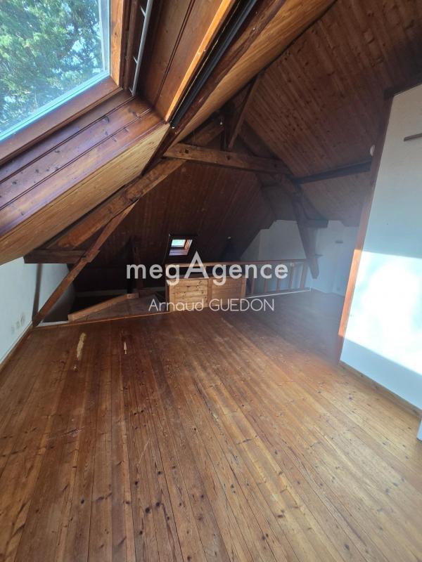 Maison - 147 m² - 11 pièces