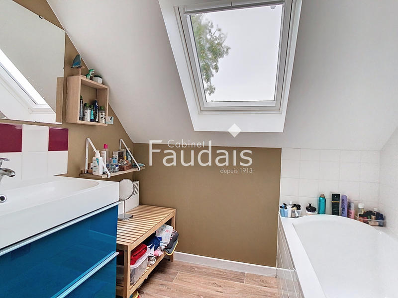 Maison - 142 m² - 8 pièces