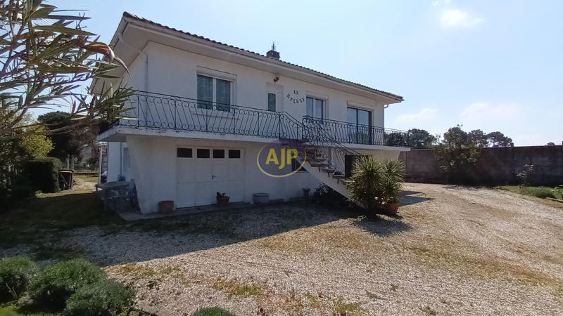 Maison - 217 m² - 7 pièces