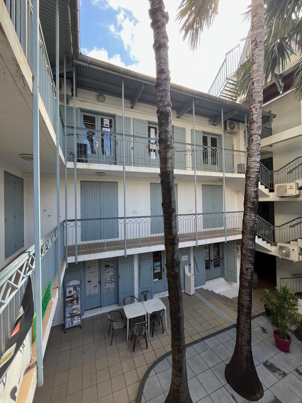 Local commercial - 42 m² - 2 pièces