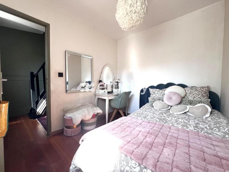 Maison - 186 m² - 7 pièces