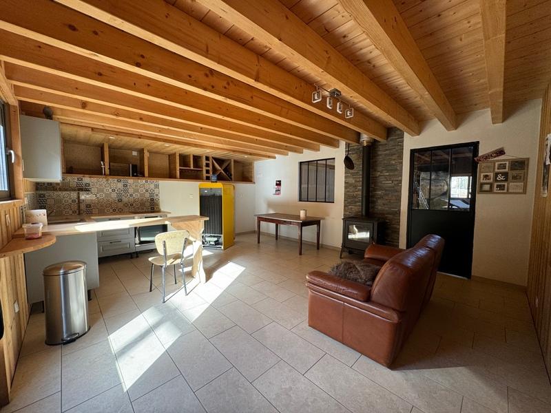 Maison - 90 m² - 3 pièces