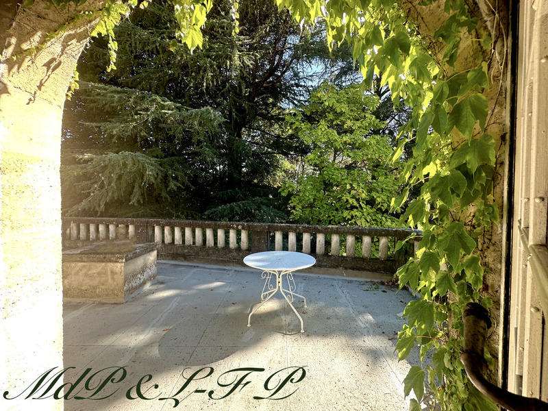 Maison - 241 m² - 7 pièces