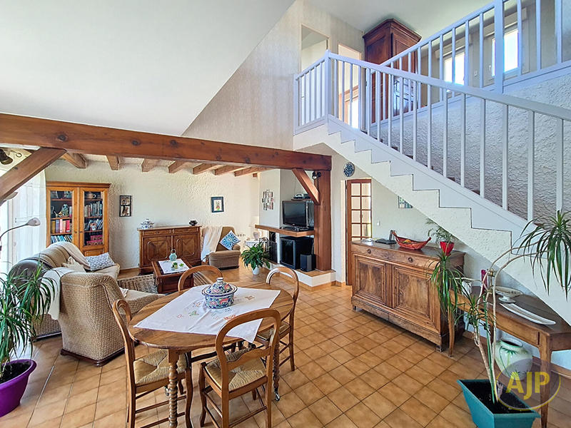 Maison - 107 m² - 5 pièces