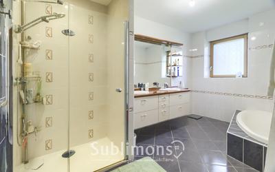 Maison traditionnelle - 203 m² - 9 pièces