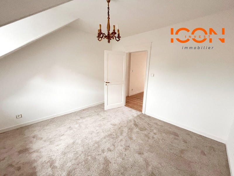 Maison - 217 m² - 8 pièces