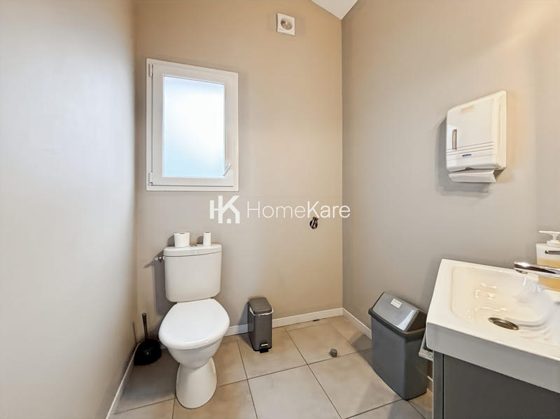 Maison - 180 m² - 9 pièces