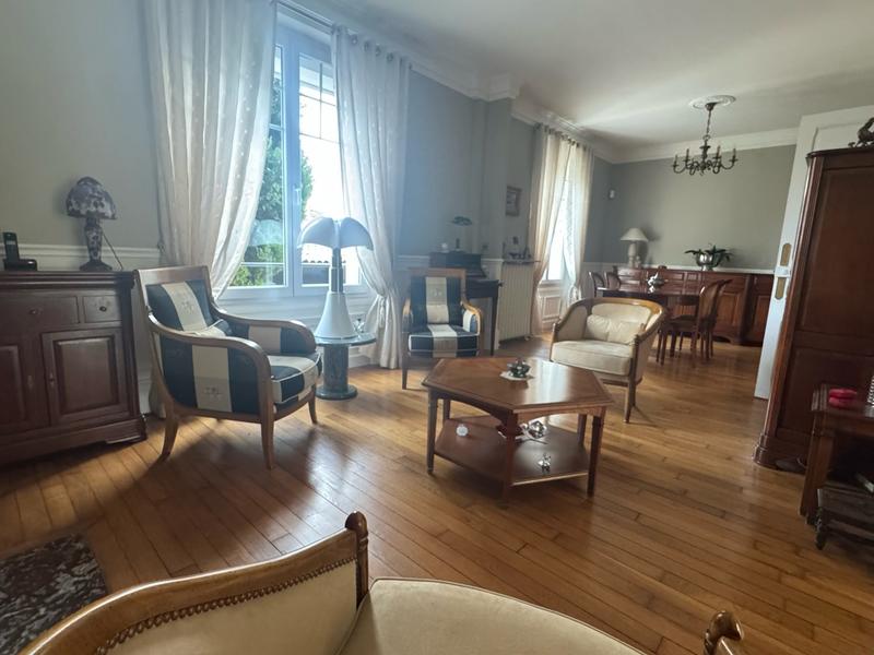 Maison - 154 m² - 9 pièces