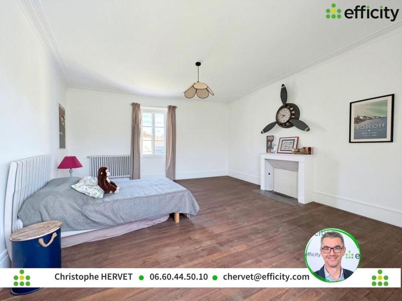 Maison - 381 m² - 11 pièces