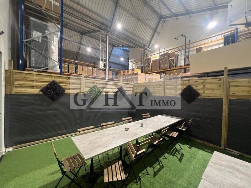 Entrepôt - 1 324 m²