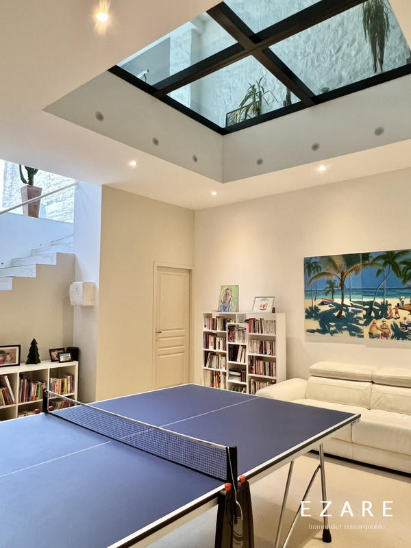 Appartement - 215 m² - 6 pièces