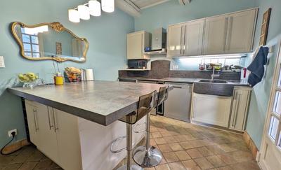 Maison - 252 m² - 8 pièces