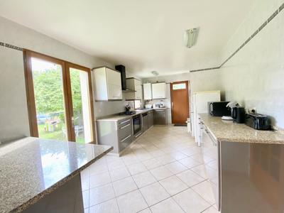 Maison - 167 m² - 6 pièces