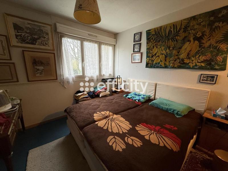 Appartement - 99 m² - 5 pièces