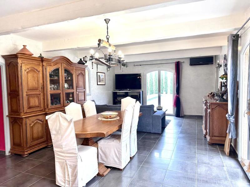 Villa - 224 m² - 10 pièces