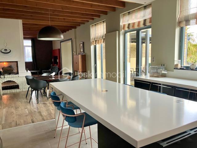 Maison - 270 m² - 7 pièces