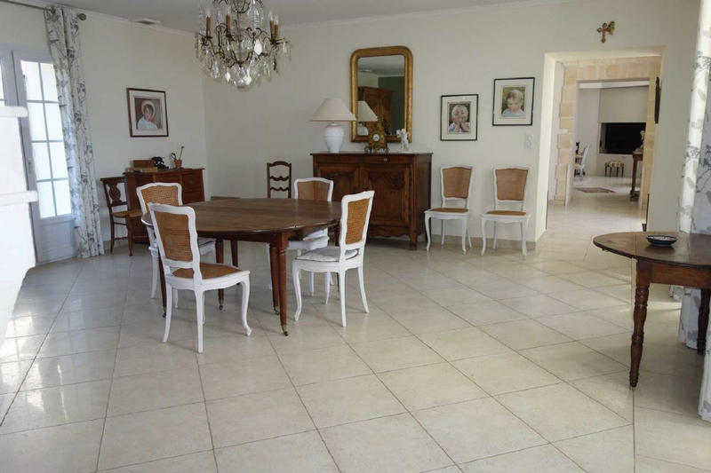 Maison - 258 m² - 6 pièces