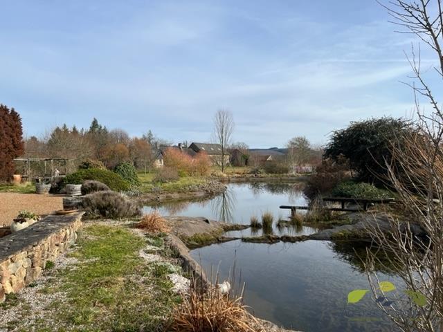 Propriété - 212 m² - 4 pièces