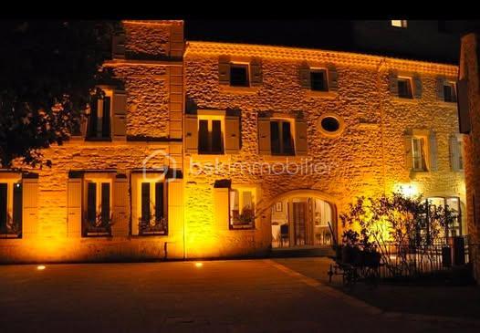 Moulin - 1 500 m² - 28 pièces