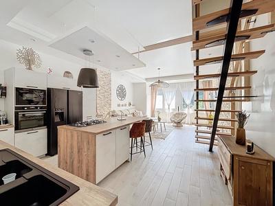 Appartement - 111 m² - 3 pièces