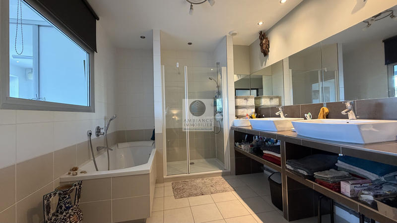 Appartement - 99 m² - 5 pièces