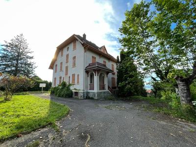 Maison - 322 m² - 14 pièces