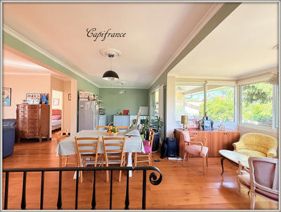 Maison - 185 m² - 8 pièces