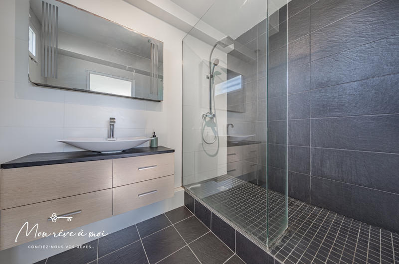 Maison - 207 m² - 8 pièces