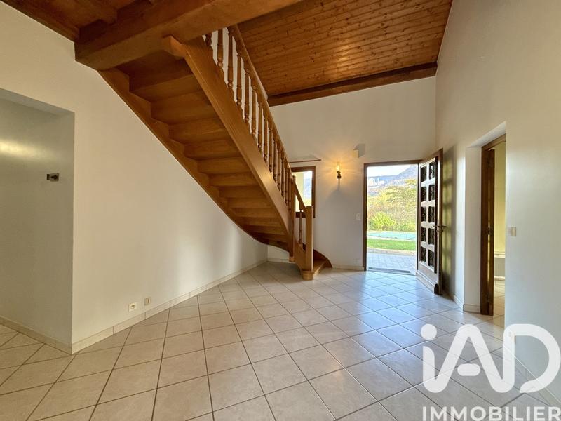 Maison - 210 m² - 7 pièces