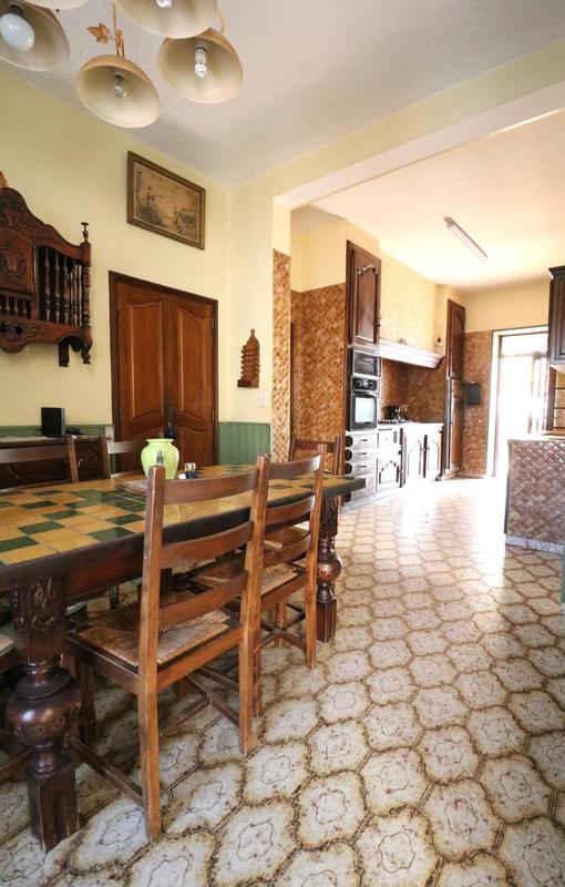 Maison - 215 m² - 9 pièces