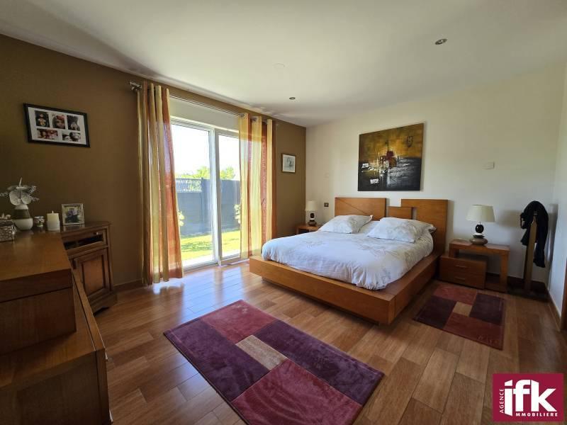 Maison - 182 m² - 5 pièces