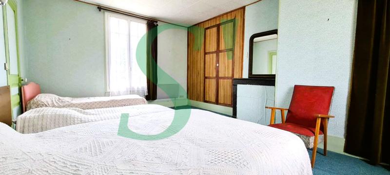 Maison - 216 m² - 10 pièces