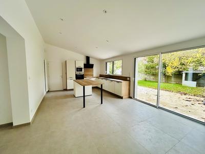 Maison - 114 m² - 6 pièces