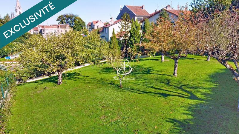 Maison - 280 m² - 12 pièces