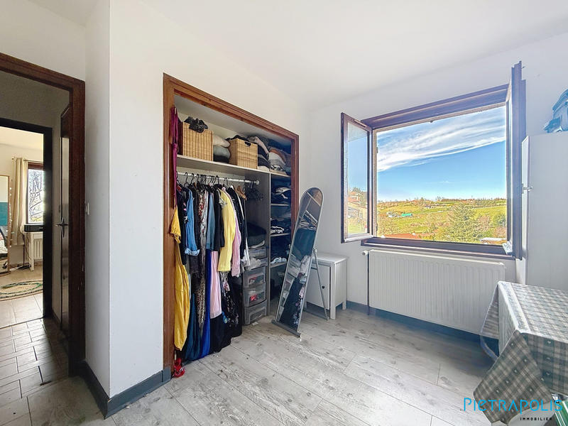 Maison - 92 m² - 5 pièces